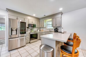 House (3 Bedrooms) | Interior