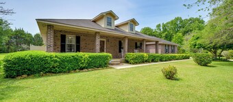 Perry Family Home on 2 Acres w/ Private Pool