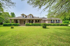 House (3 Bedrooms) | Interior - Perry Family Home on 2 Acres w/ Private Pool (Perry)
