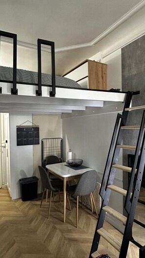 Dining - Appartement 17e Lumineux : 10 min Champs-élysées (Paris)