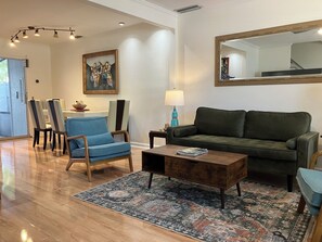 Smart TV, computer monitors