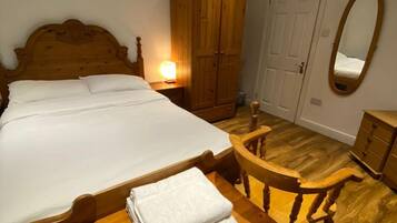 Apartment | 3 bedrooms, free WiFi, bed sheets