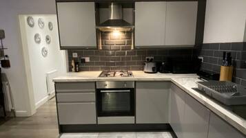 Apartment | Private kitchen | Fridge, microwave, oven, stovetop