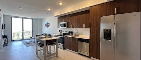 Fridge, microwave, oven, stovetop