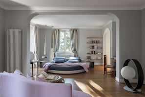 9 chambres, fer et planche à repasser, accès au Wi-Fi (inclus)