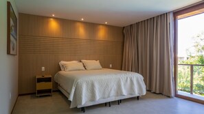 7 Schlafzimmer, Schreibtisch, Bügeleisen/Bügelbrett, Reisekinderbett