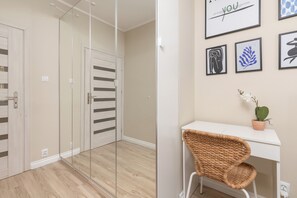 1 habitación, espacio para trabajar con laptop y wifi gratis 