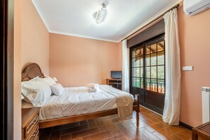 1 chambre, accès Internet, draps fournis