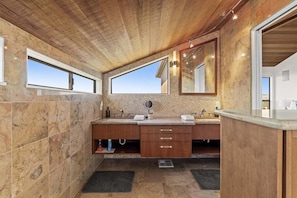 Bathroom - Wild Hare | Secluded Coastal Escape with Hot Tub (Sea Ranch)