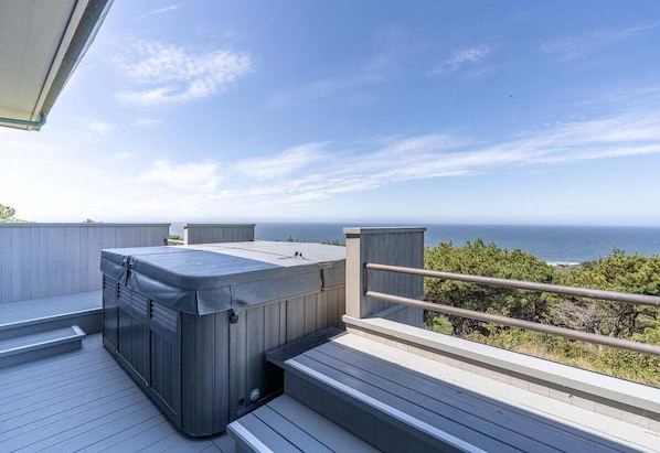 Property grounds - Wild Hare | Secluded Coastal Escape with Hot Tub (Sea Ranch)