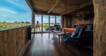 Mountain-View Cabin with Hot Tub