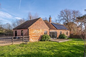 Exterior - Harnser Barn, Tittleshall, Norfolk (Tittleshall)