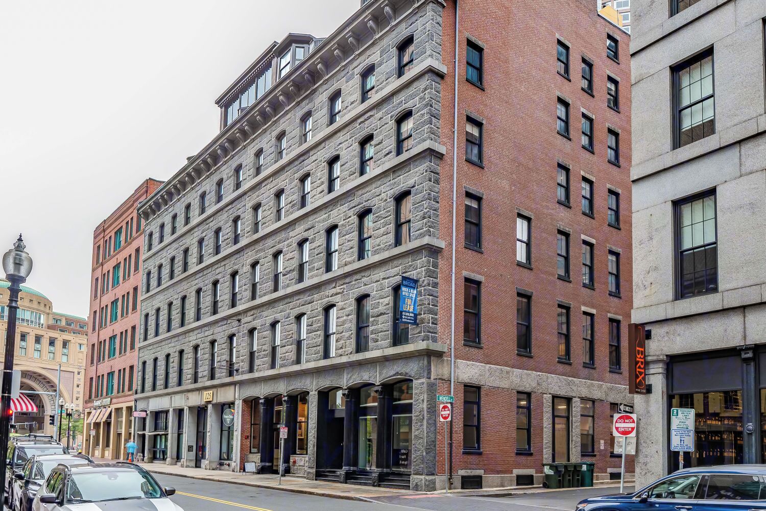 1850's Luxury post & beam condo in converted warehouse in heart Boston