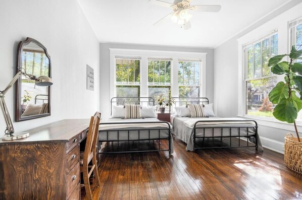 4 bedrooms, free WiFi, bed sheets