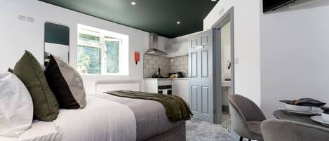 Strykejern/-brett, wi-fi og sengetøy