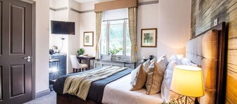 Chic Studio: Gym Pass, WiFi & Parking