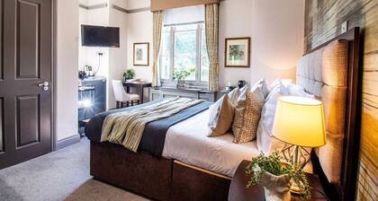 Free Gym Access, Free Parking, Stylish Studio