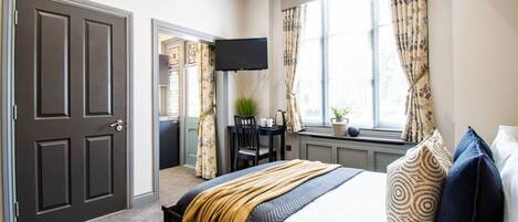 1 chambre, bureau, fer et planche à repasser, Wi-Fi