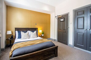 1 chambre, bureau, fer et planche à repasser, Wi-Fi