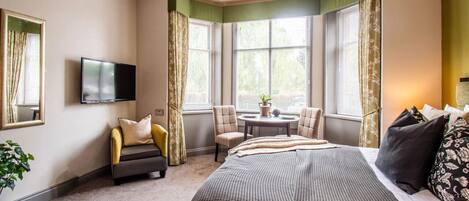 1 makuuhuone, työpöytä, silitysrauta/-lauta, Wi-Fi