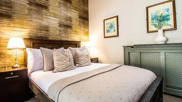 1 bedroom, desk, iron/ironing board, free WiFi