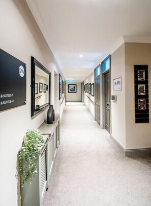 Interior - Stylish Studio; Free Gym Access, Patio, Parking (Somerset)