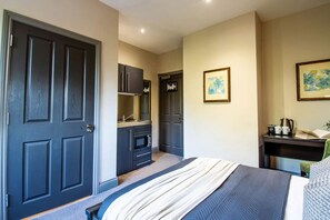 1 chambre, bureau, fer et planche à repasser, Wi-Fi