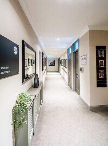 Modern en-suite room: Gym Pass, Parking, Fast WiFi