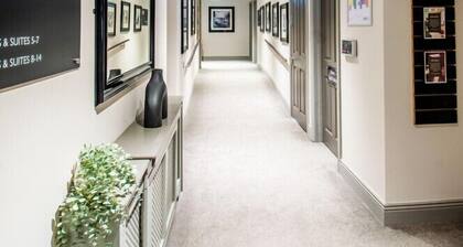 Modern Ensuite • Self-Catering & Free Gym Access