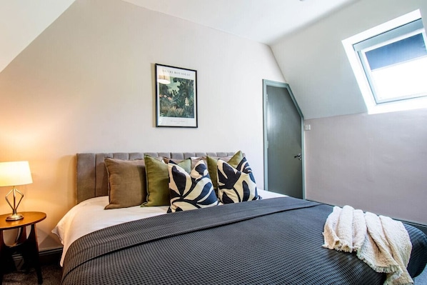 2 bedrooms, desk, iron/ironing board, free WiFi