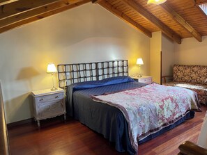 1 soverom, strykejern/-brett og sengetøy