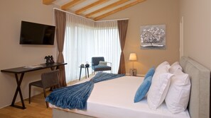 6 chambres, fer et planche à repasser, Wi-Fi, draps fournis