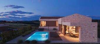 Luxury Villa Vigneto Istria heated pool jacuzzi family