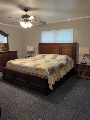 4 Schlafzimmer, Bügeleisen/Bügelbrett, WLAN, Bettwäsche