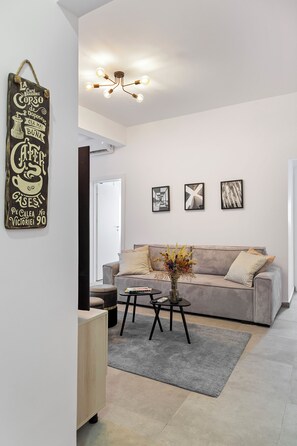 Living area - Angelo Bello Luxury Suite In the heart of The city But Cozy and Quiet (București)