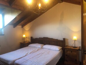 3 Schlafzimmer, Bügeleisen/Bügelbrett, Bettwäsche