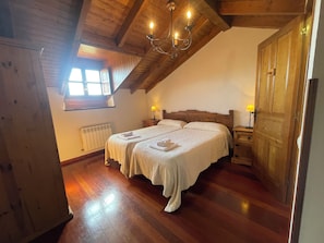 3 Schlafzimmer, Bügeleisen/Bügelbrett, Bettwäsche