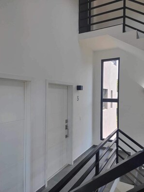 Interior - Stylish Condo: With Ocean View And Rooftop Access (Bay Islands Department)