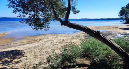 À 300m du lac : "LA Tourniére" Climatisation. 3 Chambres. 2 Sdb