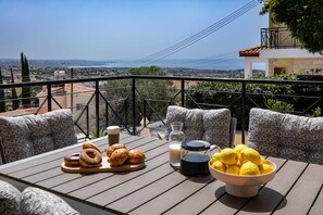 屋外ダイニングエリア