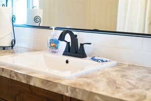 Chuveiro, secador de cabelo