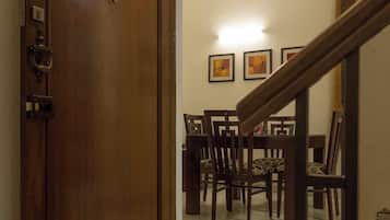 Shared Dormitory, 3 Bedrooms, Smoking | Interior