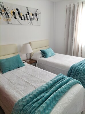 3 Schlafzimmer, Zimmersafe, Bügeleisen/Bügelbrett, Reisekinderbett