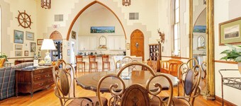 Trinity Hill Bed & Breakfast - In Missouri Wine Country