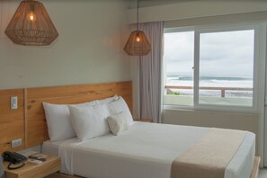 Ocean Front Queen | Hochwertige Bettwaren, Daunenbettdecken, Minibar, Zimmersafe