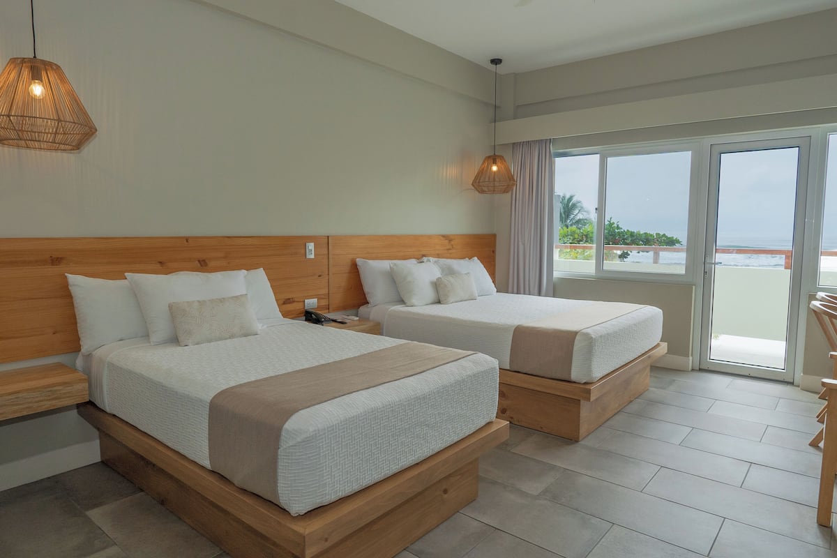 Ocean Front Queen and Twin | Seprai premium, selimut bulu angsa, minibar, dan brankas