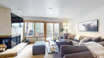 Condo, 2 Bedrooms | View from room