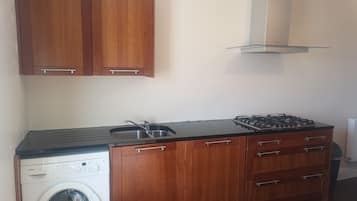 House | Private kitchen | Fridge, microwave, oven, stovetop
