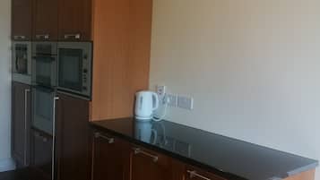 House | Private kitchen | Fridge, microwave, oven, stovetop
