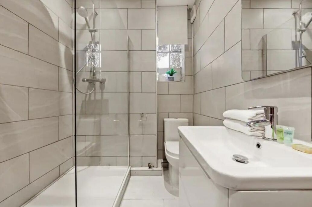 Appartement Classique, 2 chambres | Salle de bain